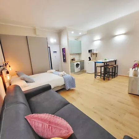 Апартаменты Monolocale Appena Ristrutturato Per 4 Persone, In Centro Citta *
