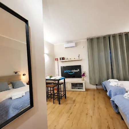 Апартаменты Monolocale Appena Ristrutturato Per 4 Persone, In Centro Citta *