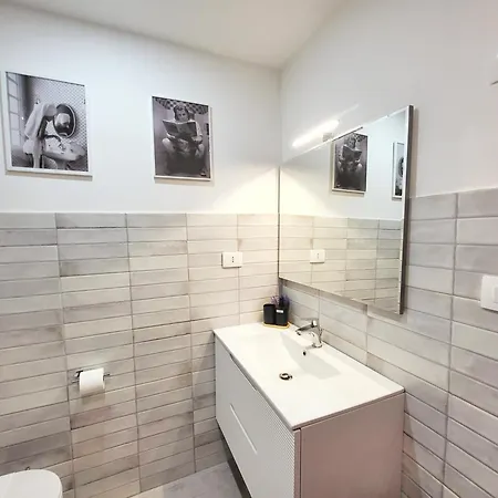 Monolocale Appena Ristrutturato Per 4 Persone, In Centro Citta Apartment *